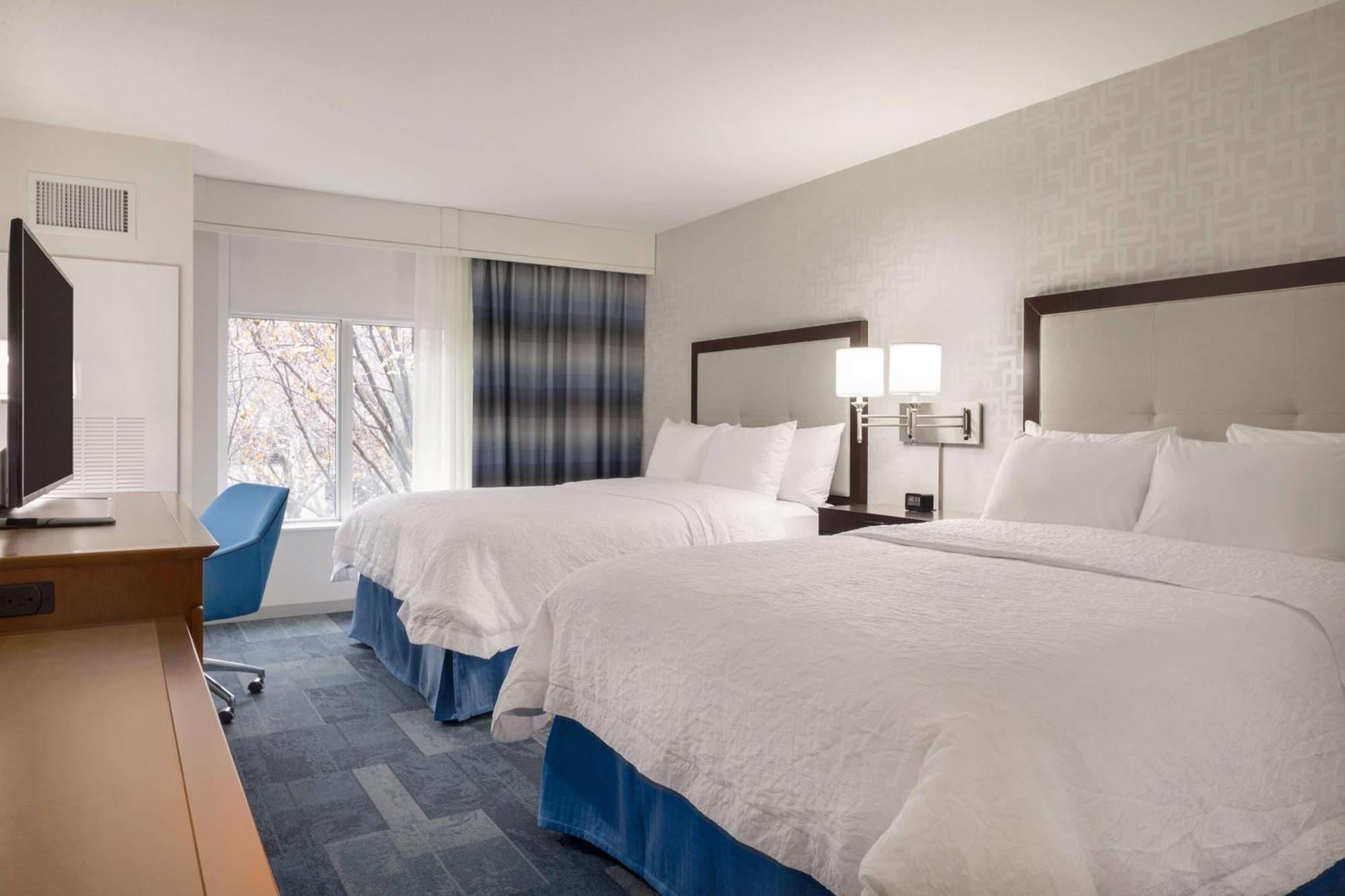 Hampton Inn & Suites Rosemont Chicago O'Hare Exterior photo