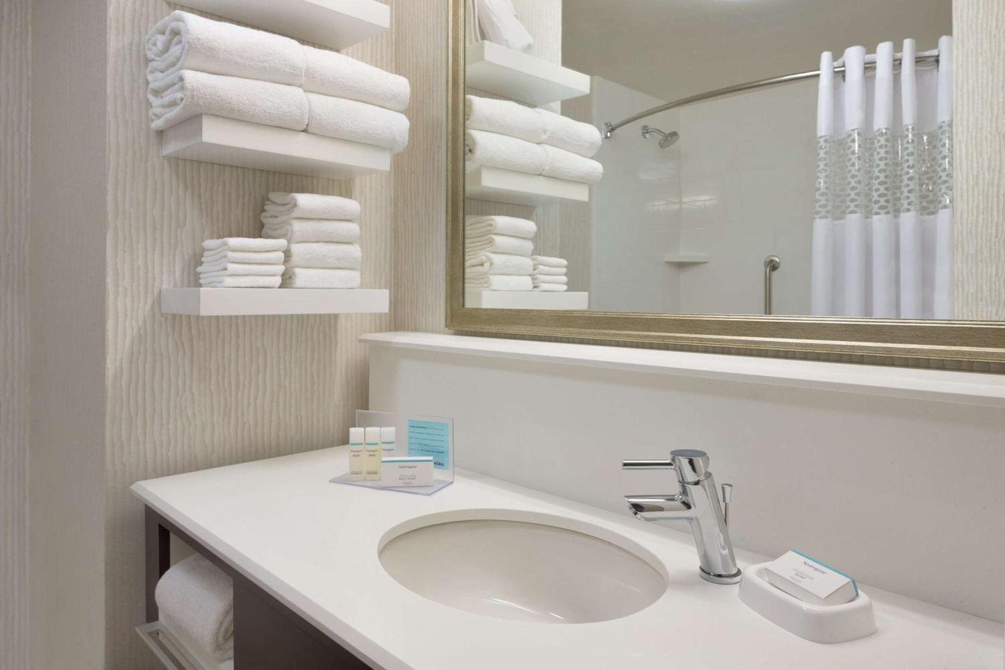 Hampton Inn & Suites Rosemont Chicago O'Hare Exterior photo