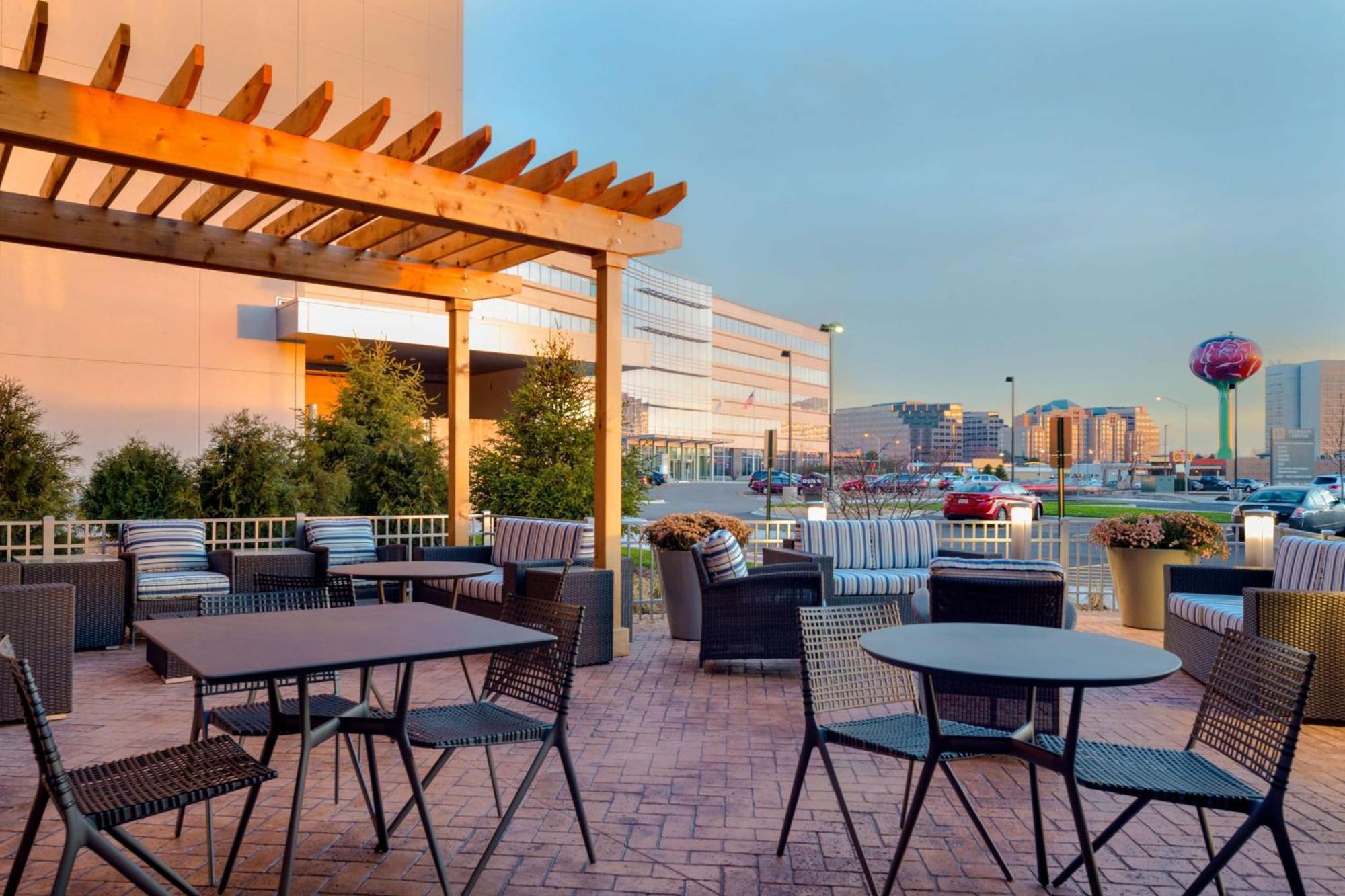 Hampton Inn & Suites Rosemont Chicago O'Hare Exterior photo
