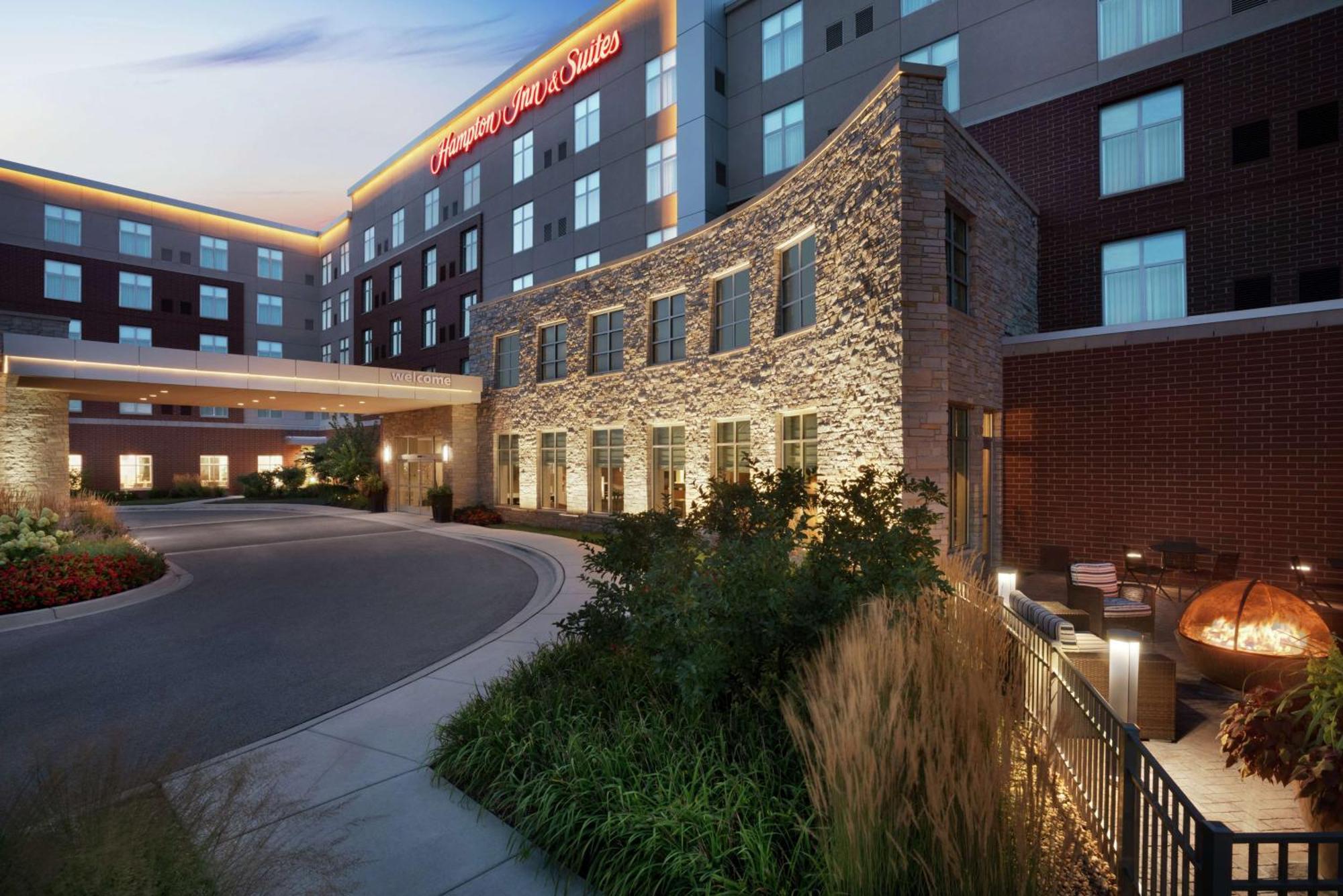 Hampton Inn & Suites Rosemont Chicago O'Hare Exterior photo