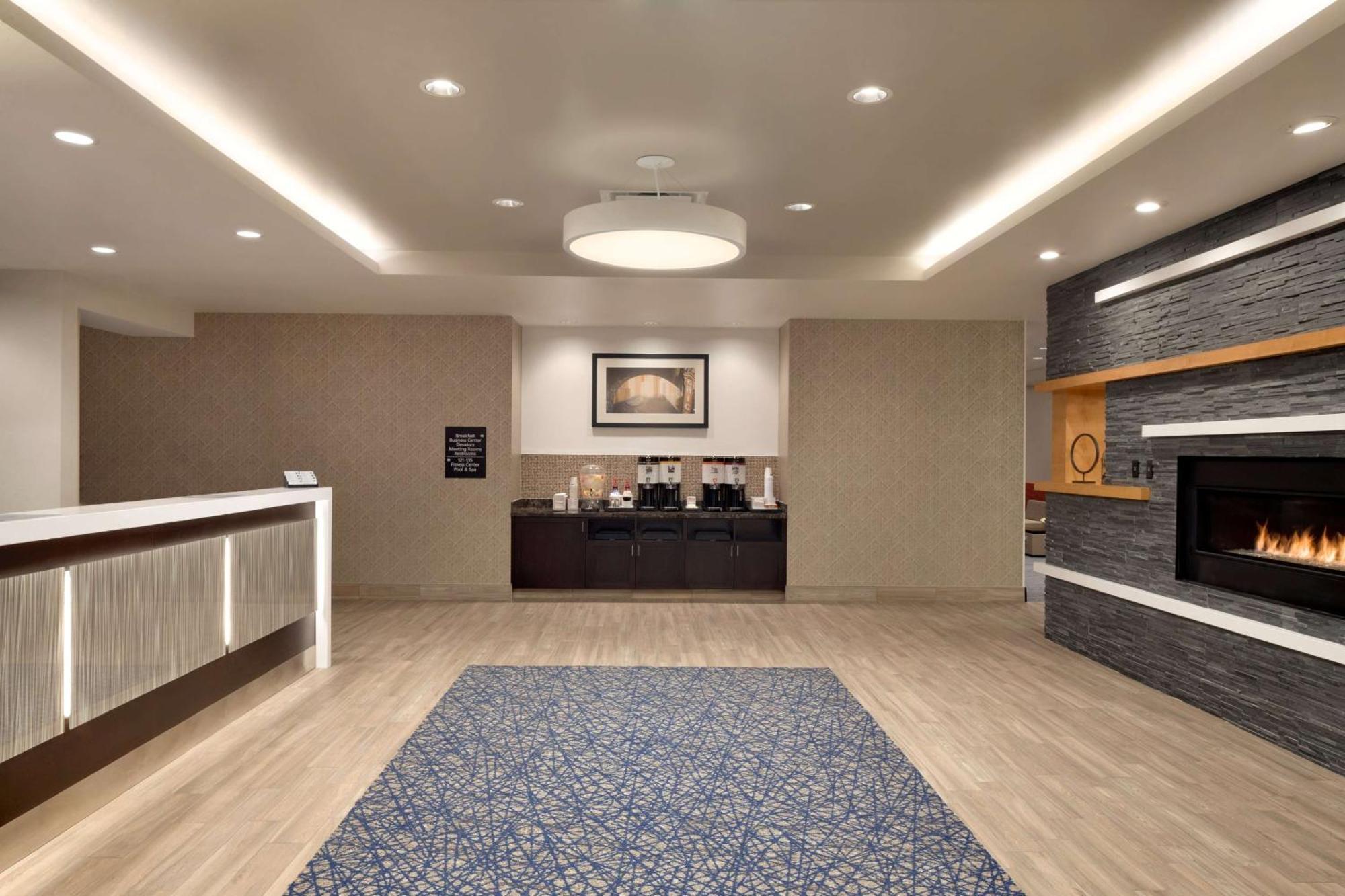 Hampton Inn & Suites Rosemont Chicago O'Hare Exterior photo